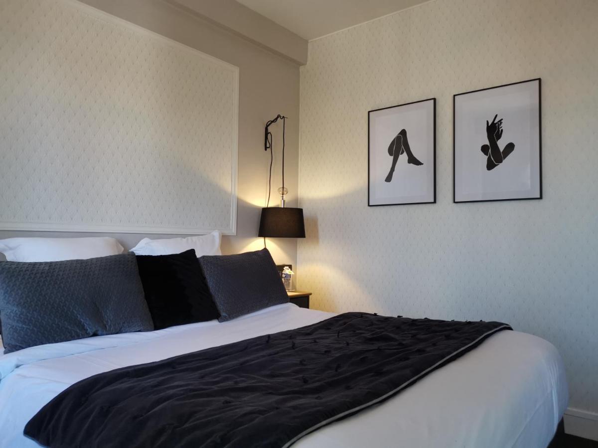 Le Boeuf Couronne - Hotel & Restaurant Chartres- Logis Hotels エクステリア 写真