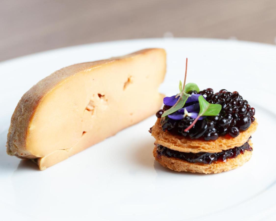 Le Boeuf Couronne - Hotel & Restaurant Chartres- Logis Hotels エクステリア 写真