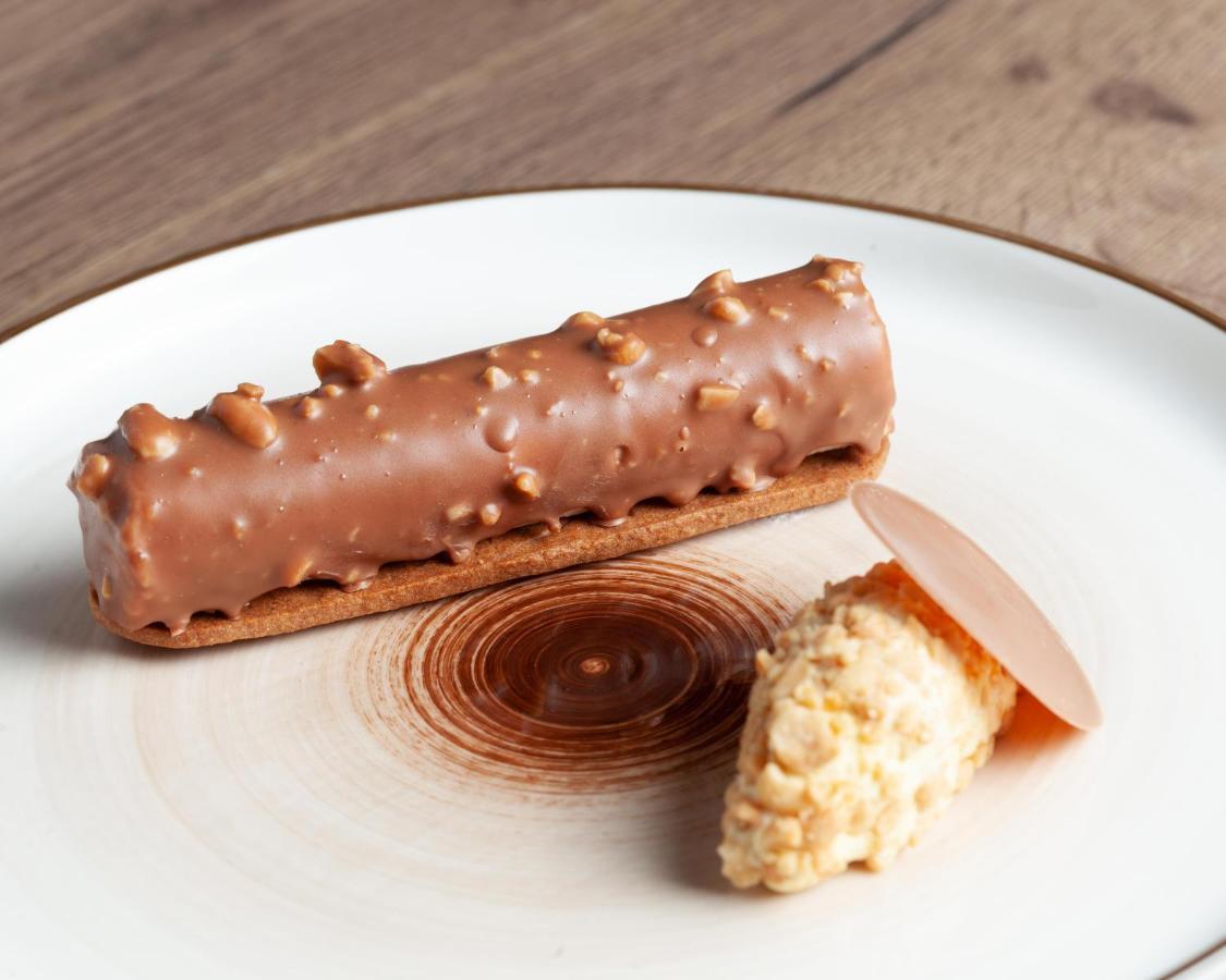 Le Boeuf Couronne - Hotel & Restaurant Chartres- Logis Hotels エクステリア 写真