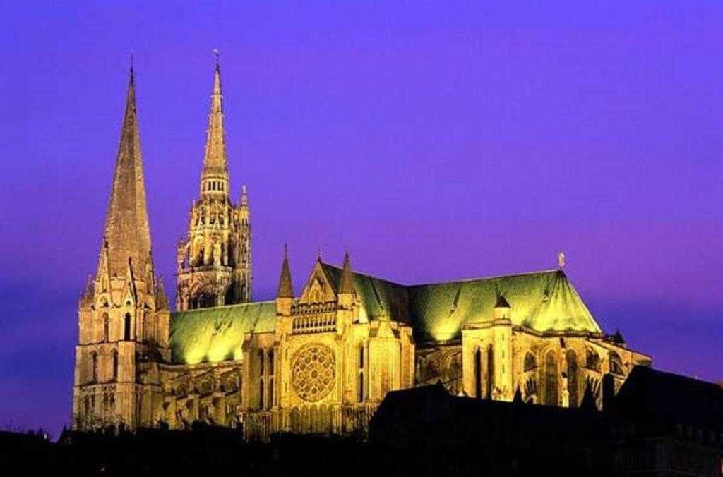 Le Boeuf Couronne - Hotel & Restaurant Chartres- Logis Hotels エクステリア 写真