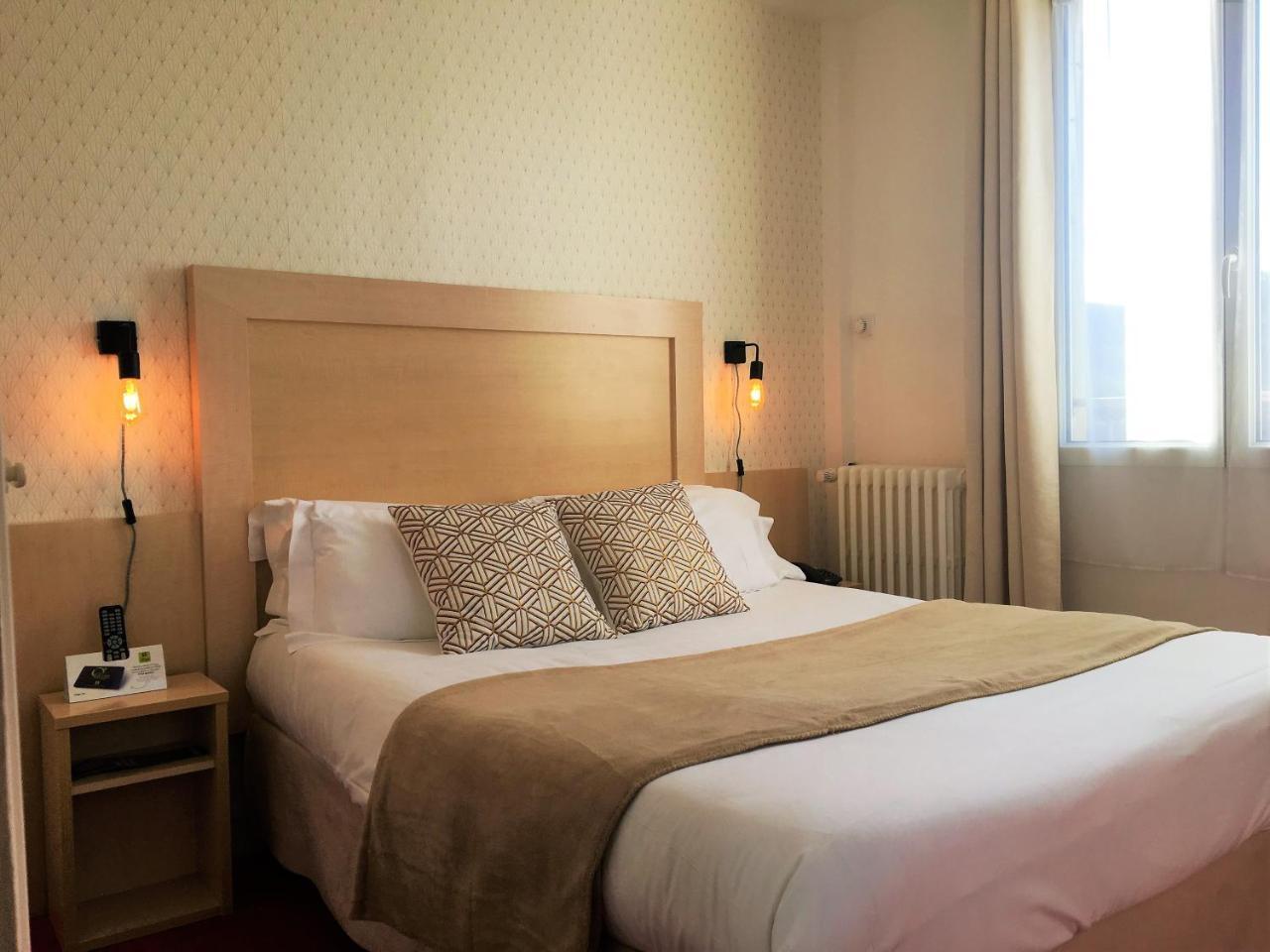 Le Boeuf Couronne - Hotel & Restaurant Chartres- Logis Hotels エクステリア 写真